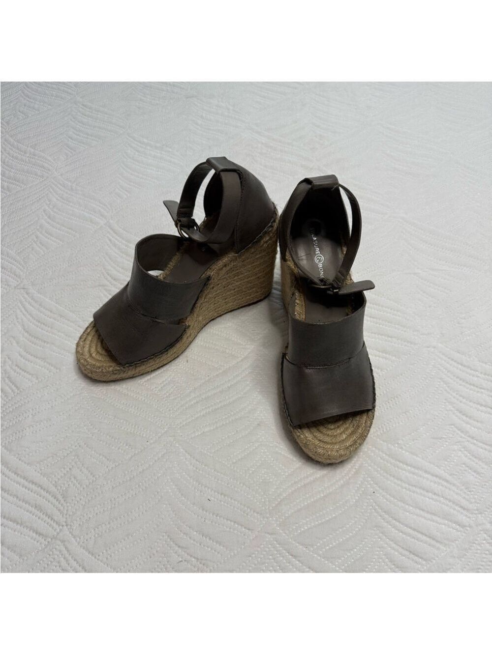 Treasure & Bond Sannibel Women’s Grey Espadrille Platform Sandals. Size 10